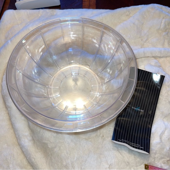 Large plastic serving bowl interchangeable for holiday decor new unused - Picture 1 of 3